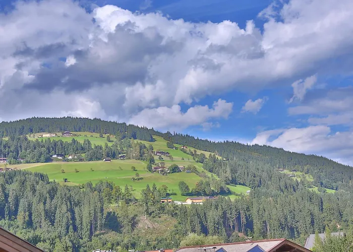 Alpen Glueck Schloessl Unterm Rain *